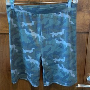 Cute camo biker shorts!